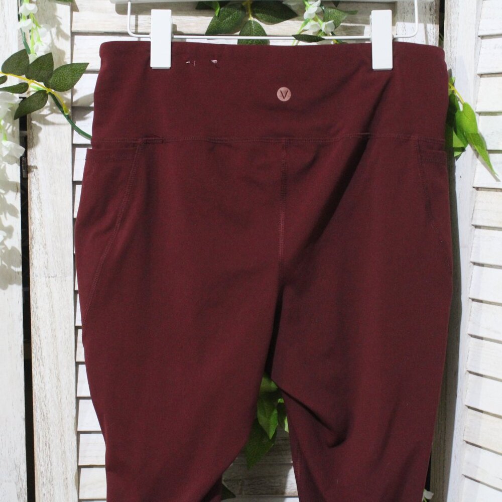 LIVI High-Rise Soft Capri Leggings with Pockets - Hem Detail - Burgundy (311) - Picture 8 of 10